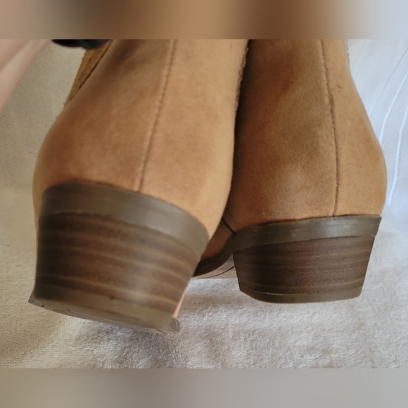 UNIVERSAL THREAD POINTED TOE LOW BLOCK HEEL ANKLE BOOTIE - Picture 2 of 12